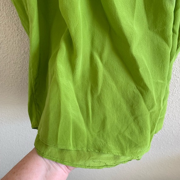 Banana Republic Lime Green Silk Top 🌴 - Picture 5 of 7
